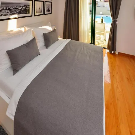 Dom wakacyjny Luxurious Home In Vir Vir