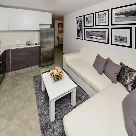 7 Bedroom Cozy Home In Vir Vir