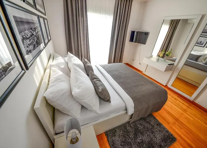 7 Bedroom Cozy Home In Vir *
